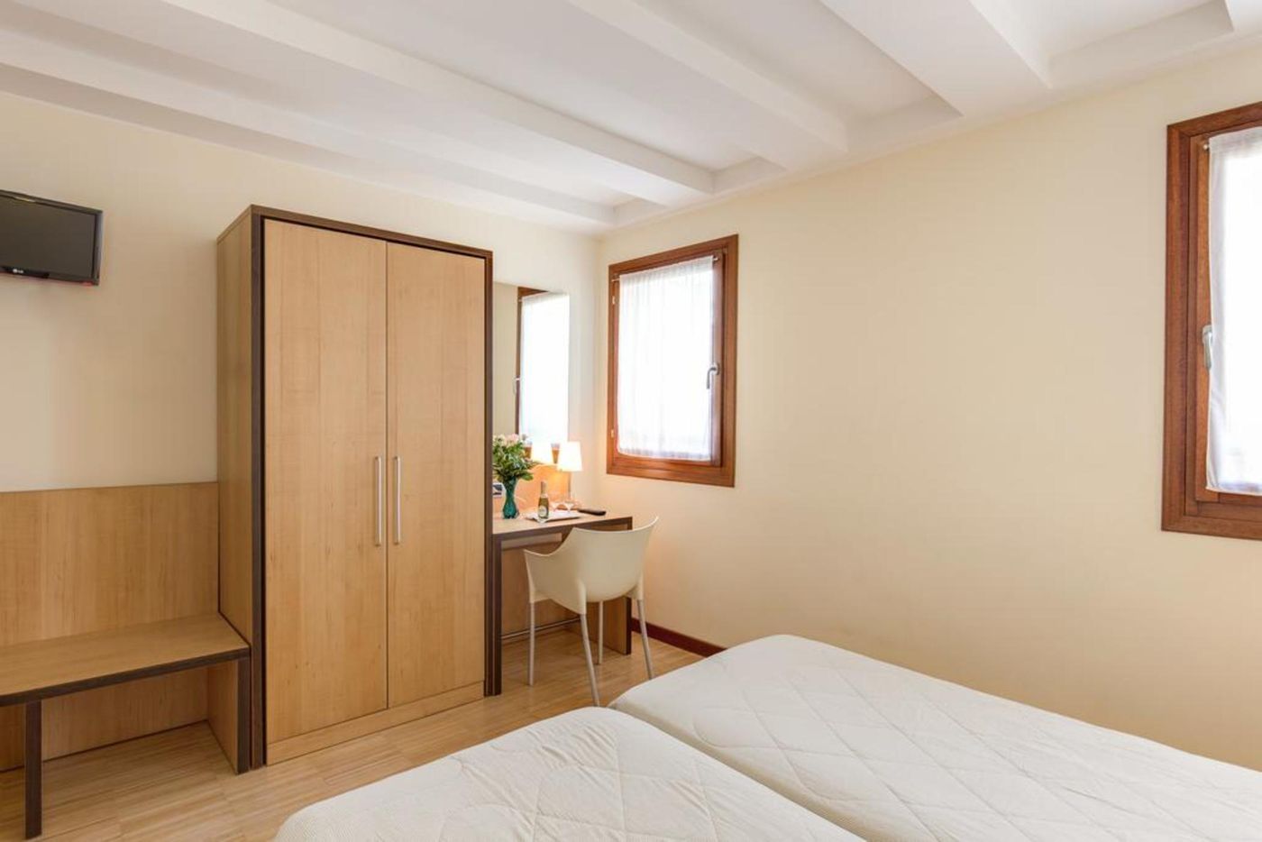 Dolomiti-Italy-Venezia-Room-6