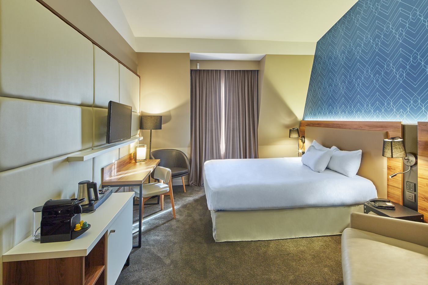 L-elysee-Val-D-europe-Room-4