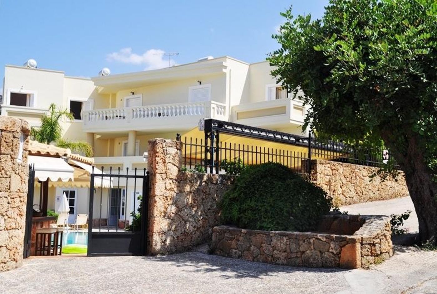 Villa Aphrodite Hotel Aparts and Studios