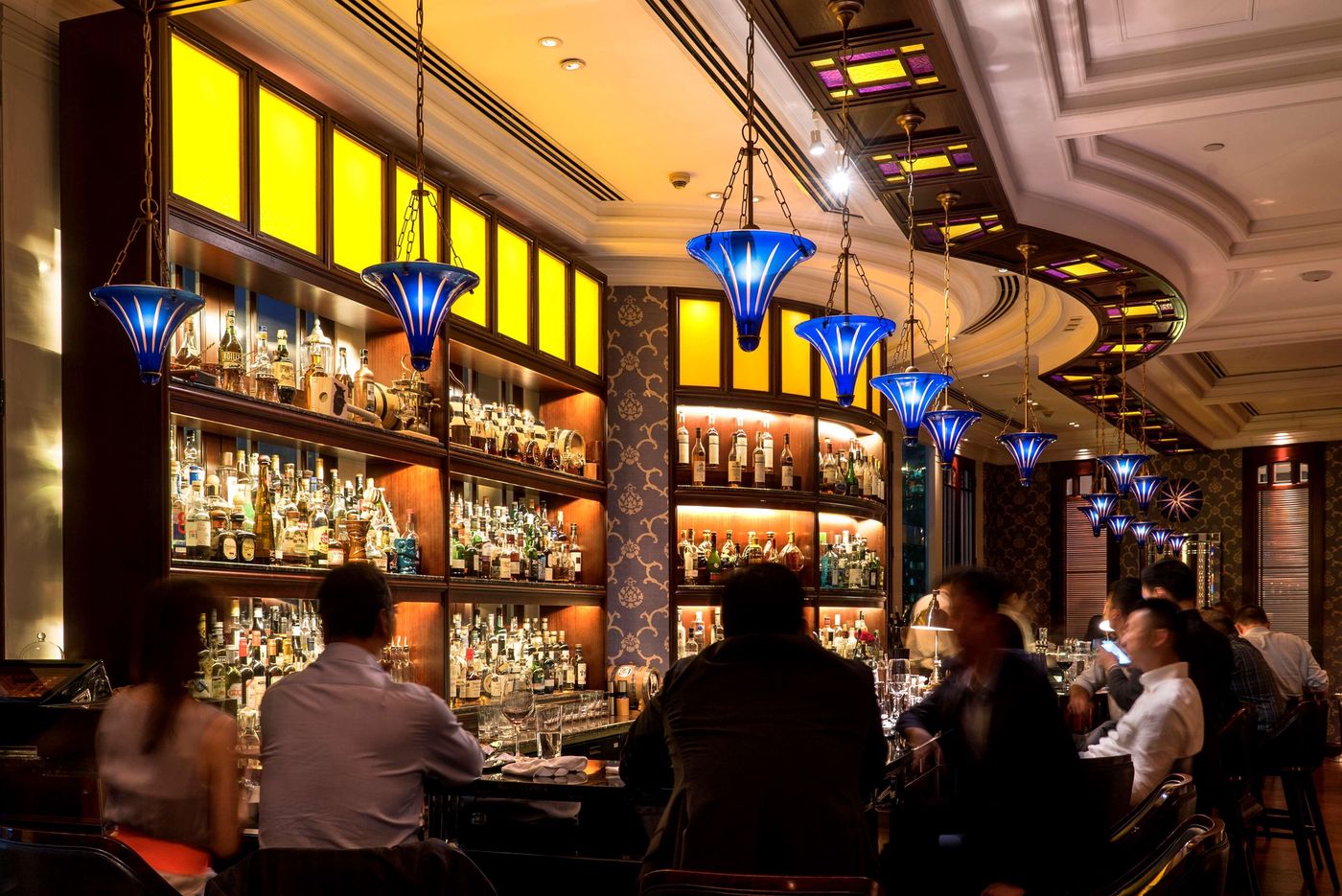 Island-Shangri-La-Hong-Kong-Bar-14