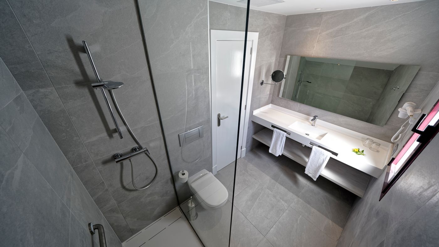 Broncemar-Beach-Room-51