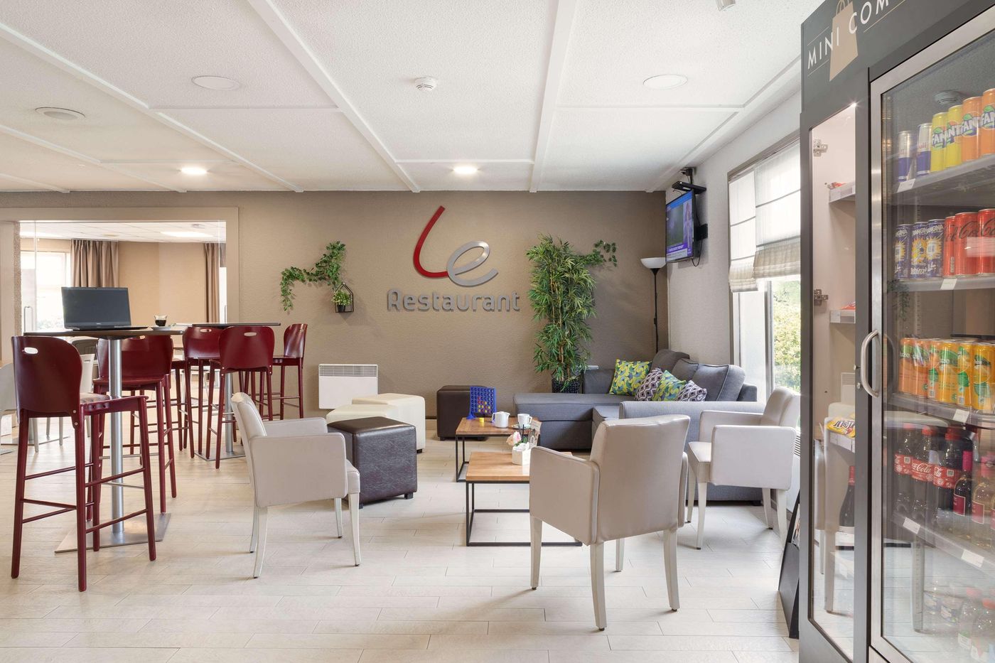 Campanile---Morangis-Orly-Lobby-8