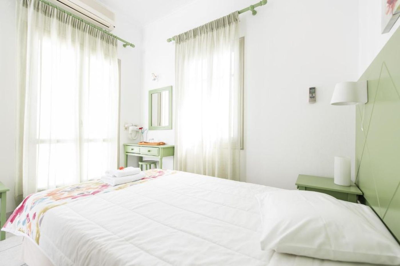 Nissos-Thira-Room-26