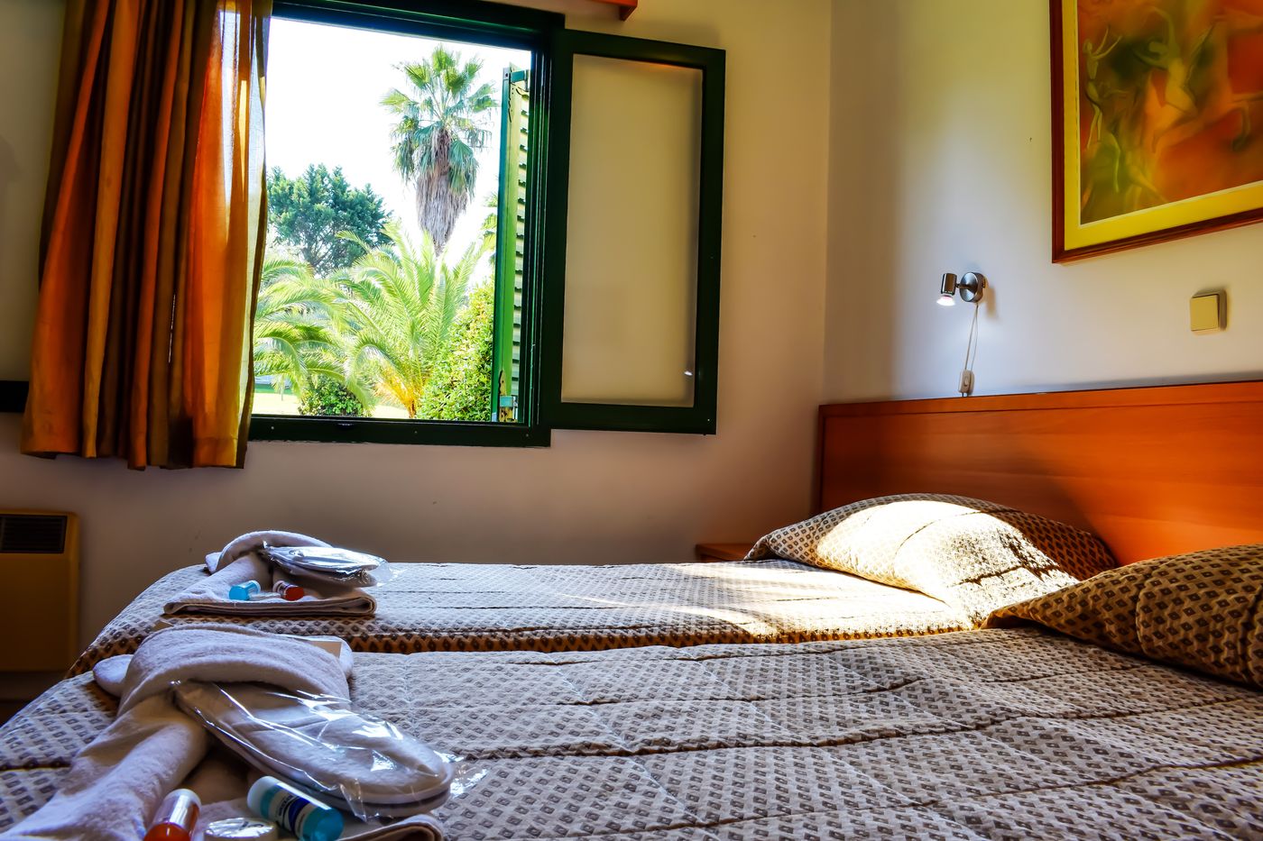 Govino-Bay-Apartments-Room-37