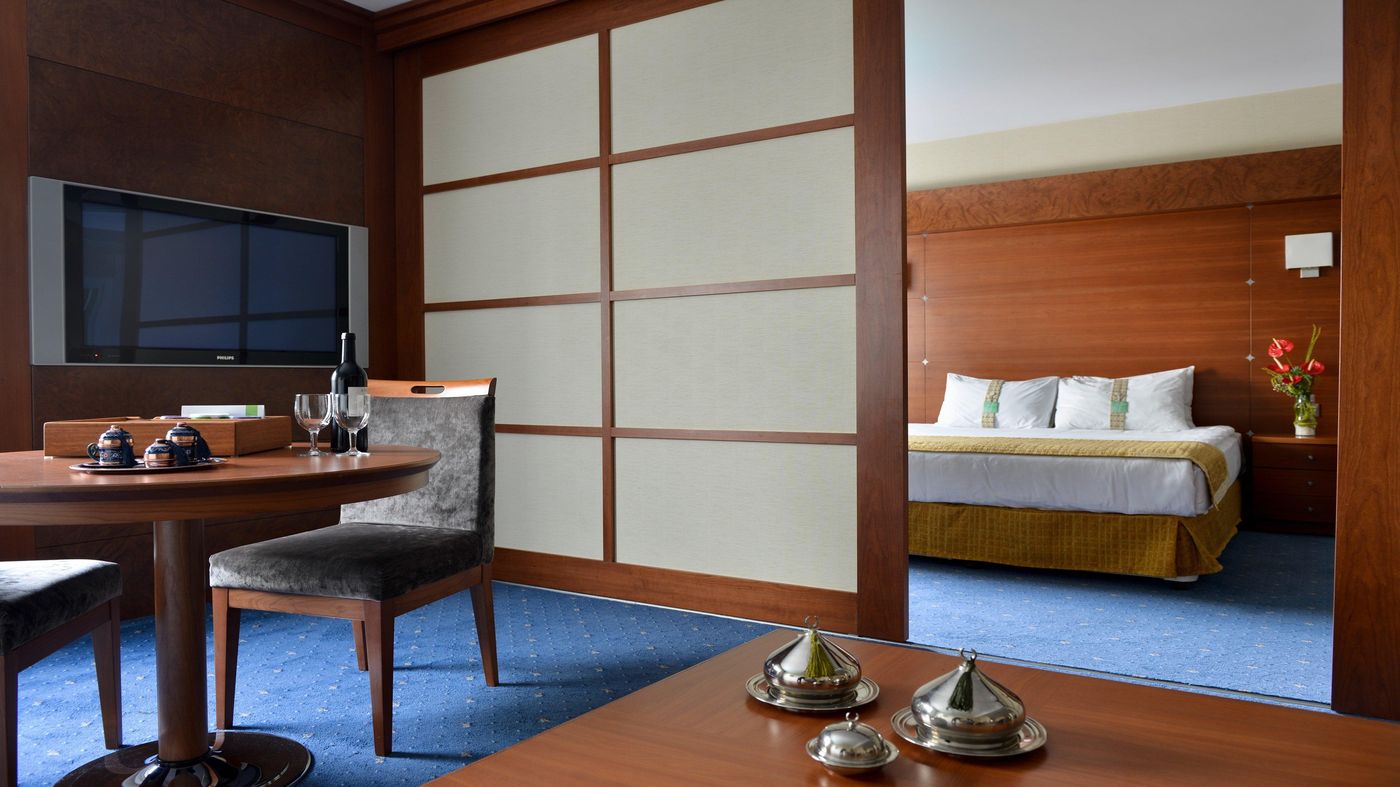 Holiday-Inn--Istanbul-City-Room-10