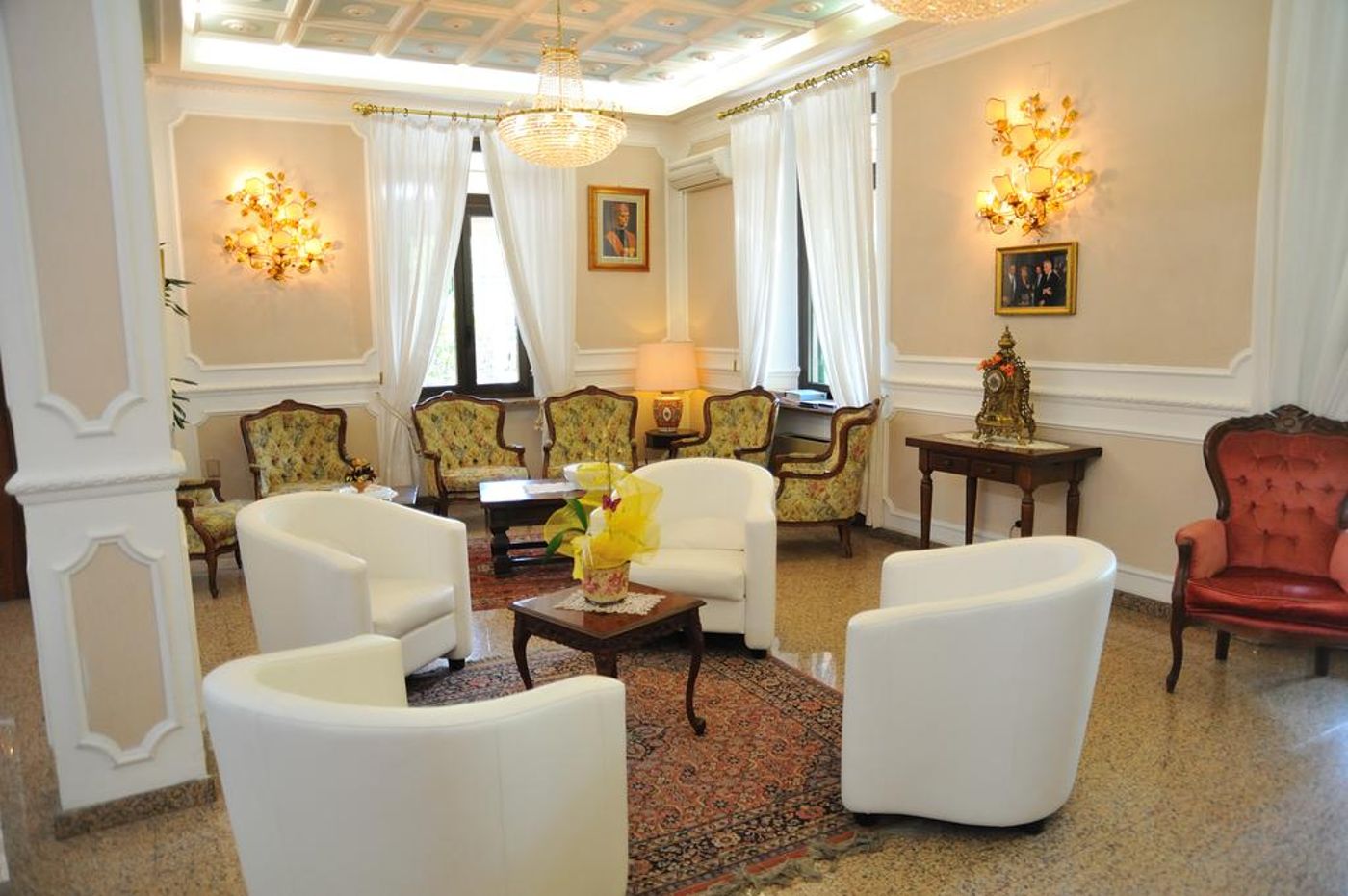 Savona-Lobby-7
