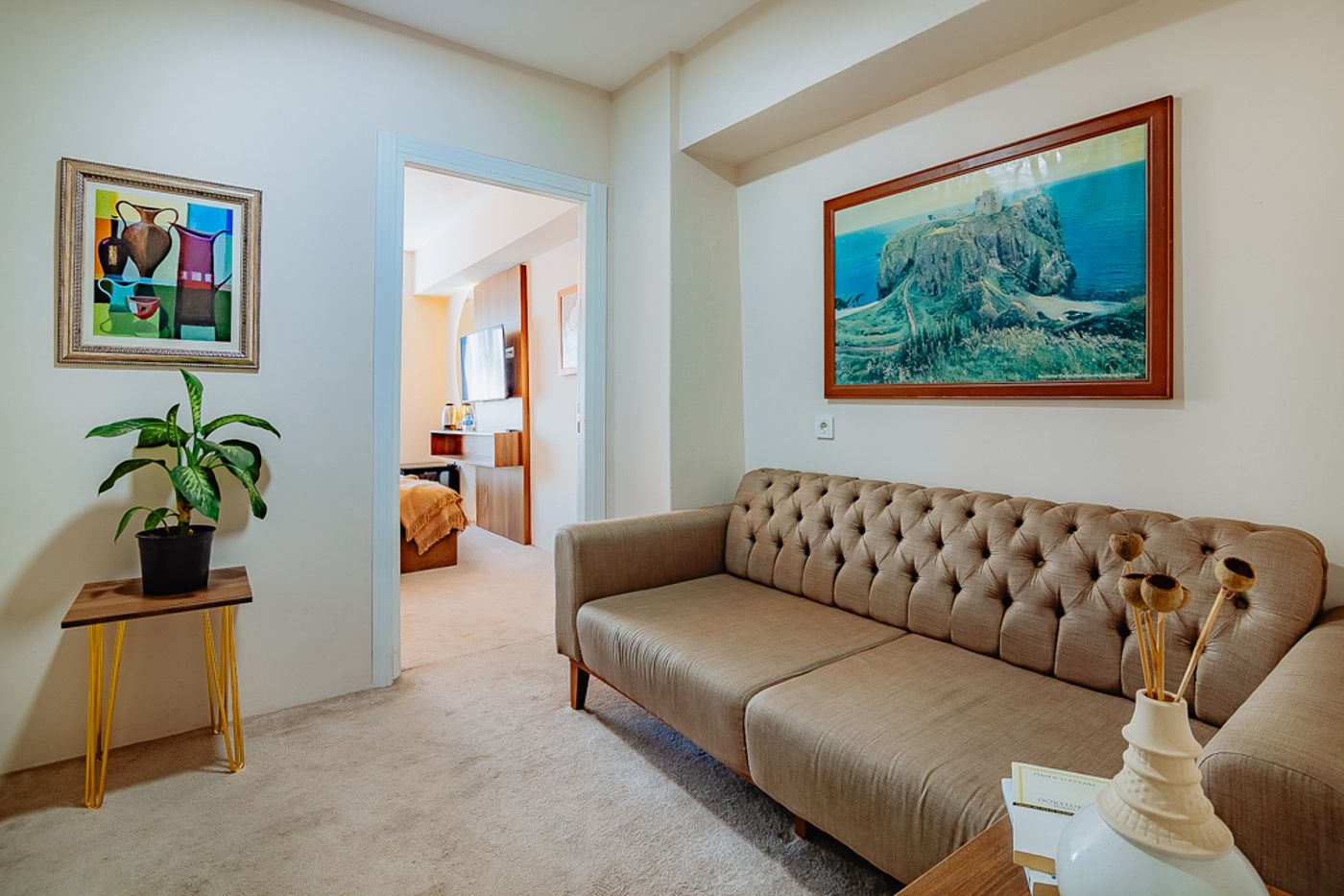 Ali-Khan-Hotel-Room-29