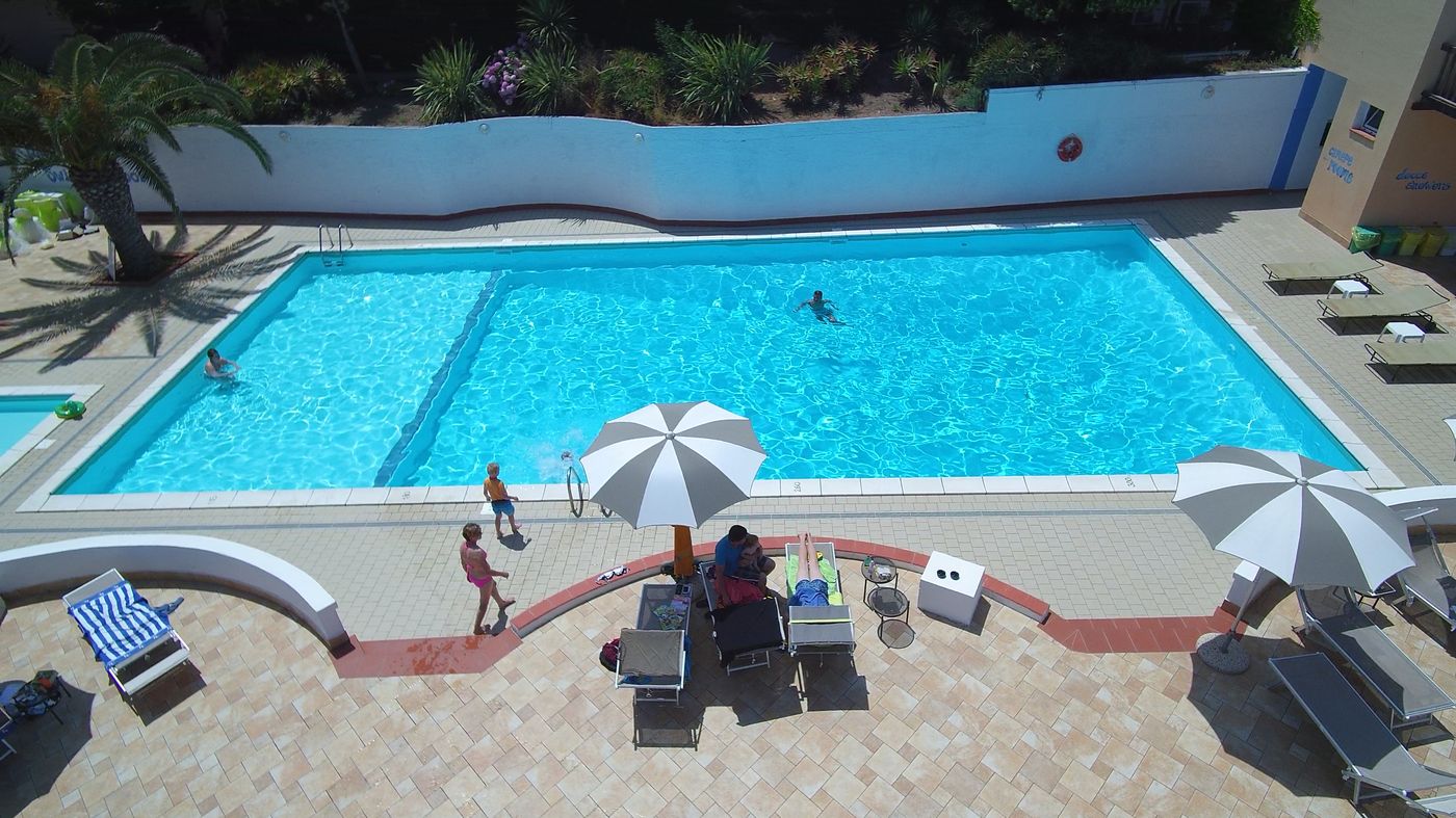 Pedraladda-Hotel-Pool-3
