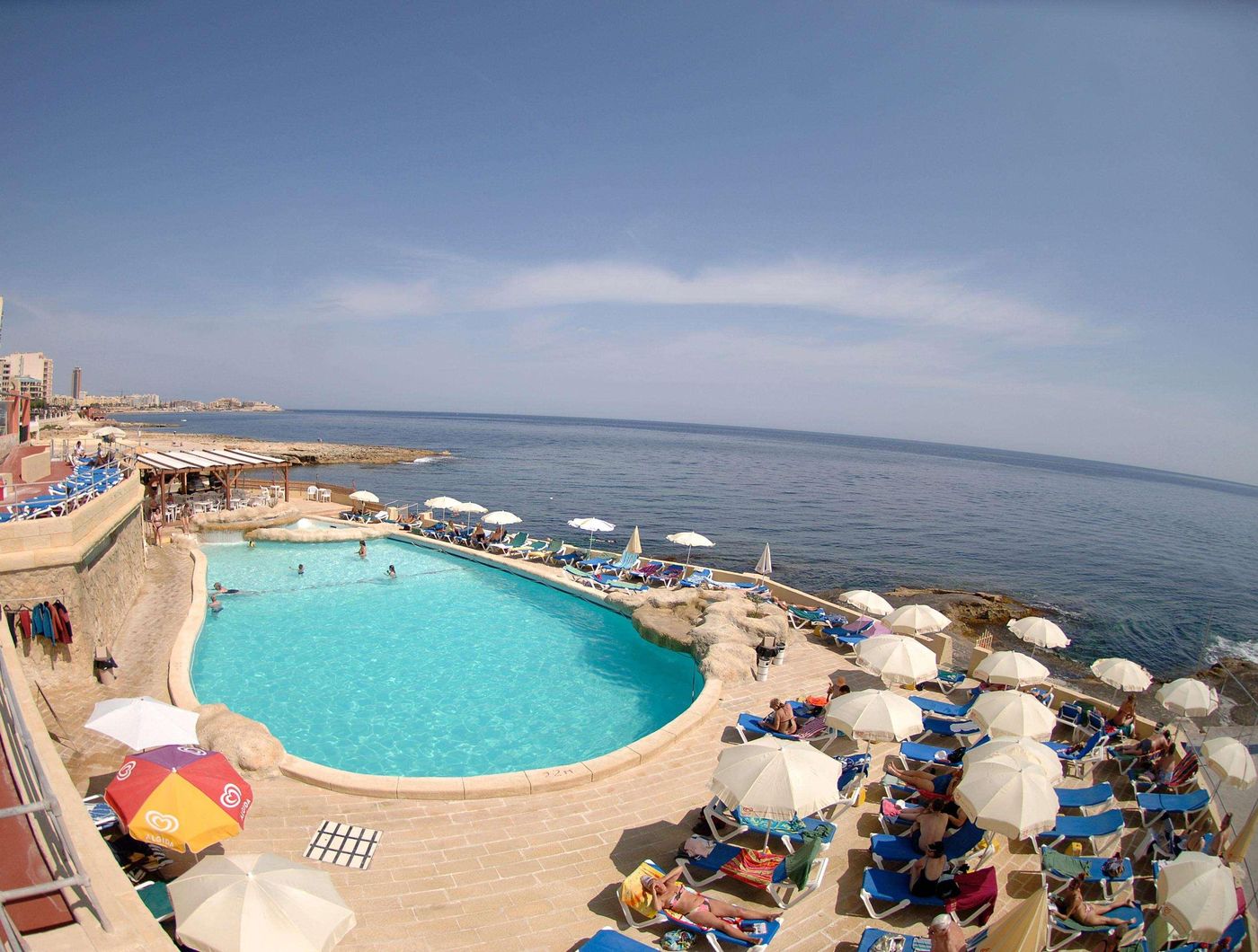 Preluna-Hotel---Spa-Pool-82