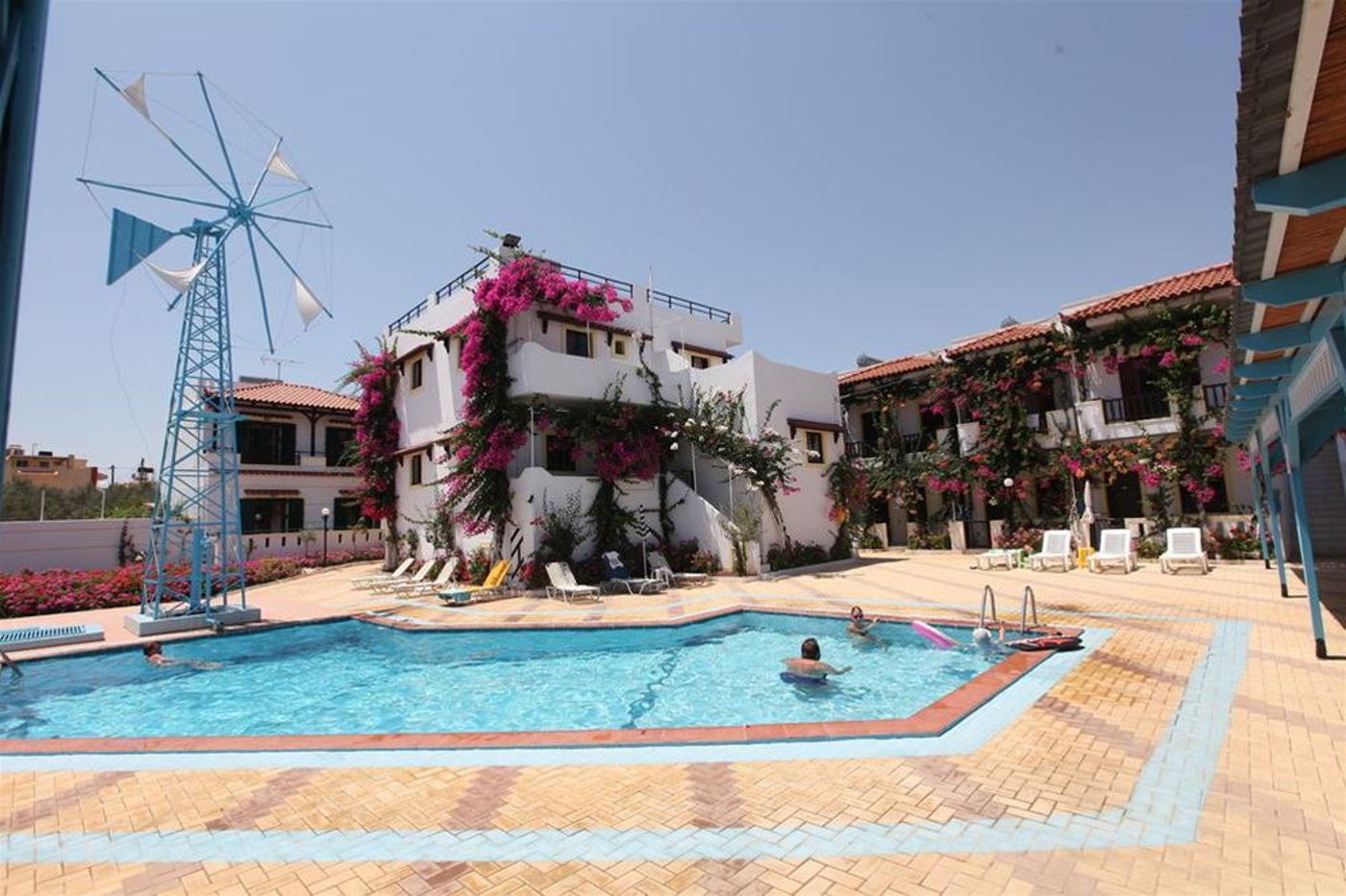 Paul-Marie-Apartment-Pool-5