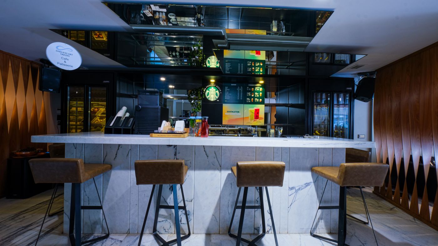 Endless-Art-Hotel-Bar-12