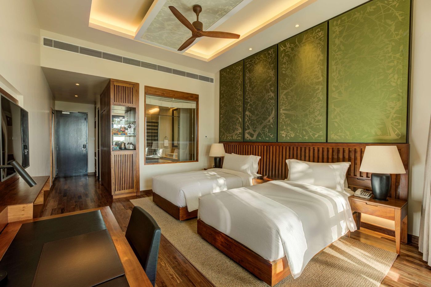 DoubleTree-by-Hilton-Weerawila-Rajawarna-Resort-Room-21