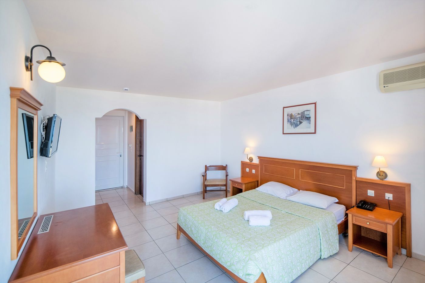 Hotel-Semiramis-Village-Room-37