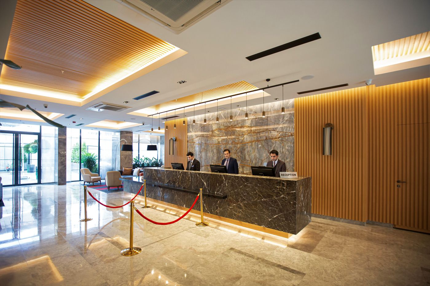 Ramada-Plaza-By-Wyndham-Istanbul-Sultanahmet-Lobby-14