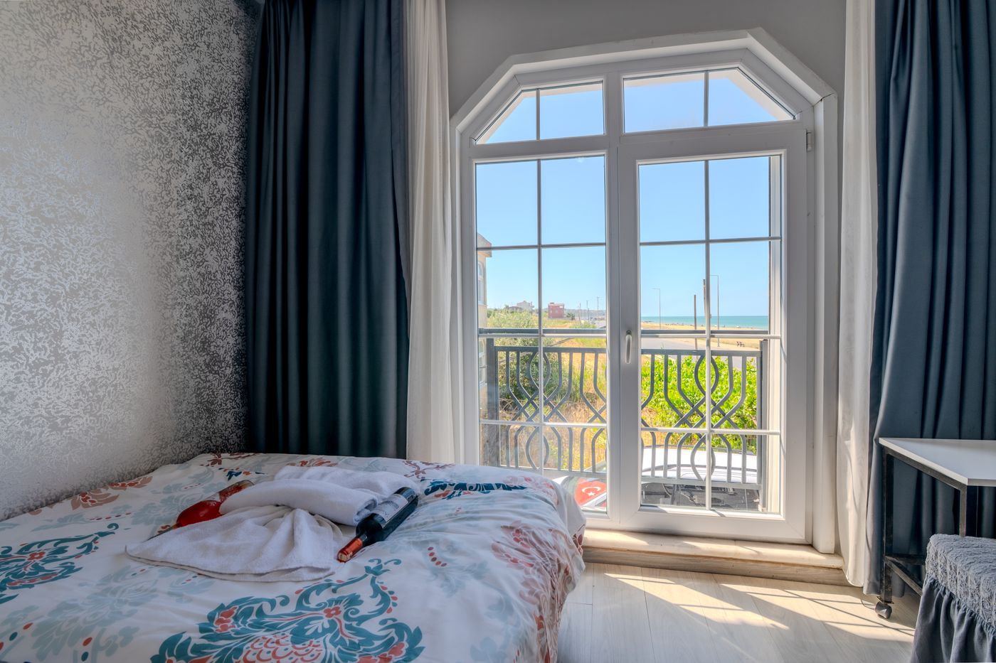 Airport-Black-Sea-Hotel---Restaurant-Room-22