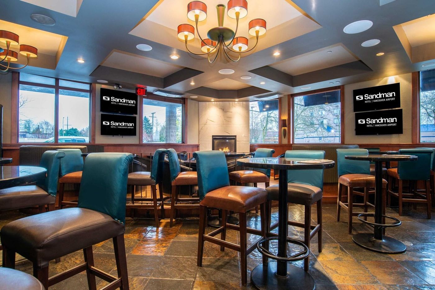 Sandman-Hotel-Vancouver-Airport-Restaurant-7