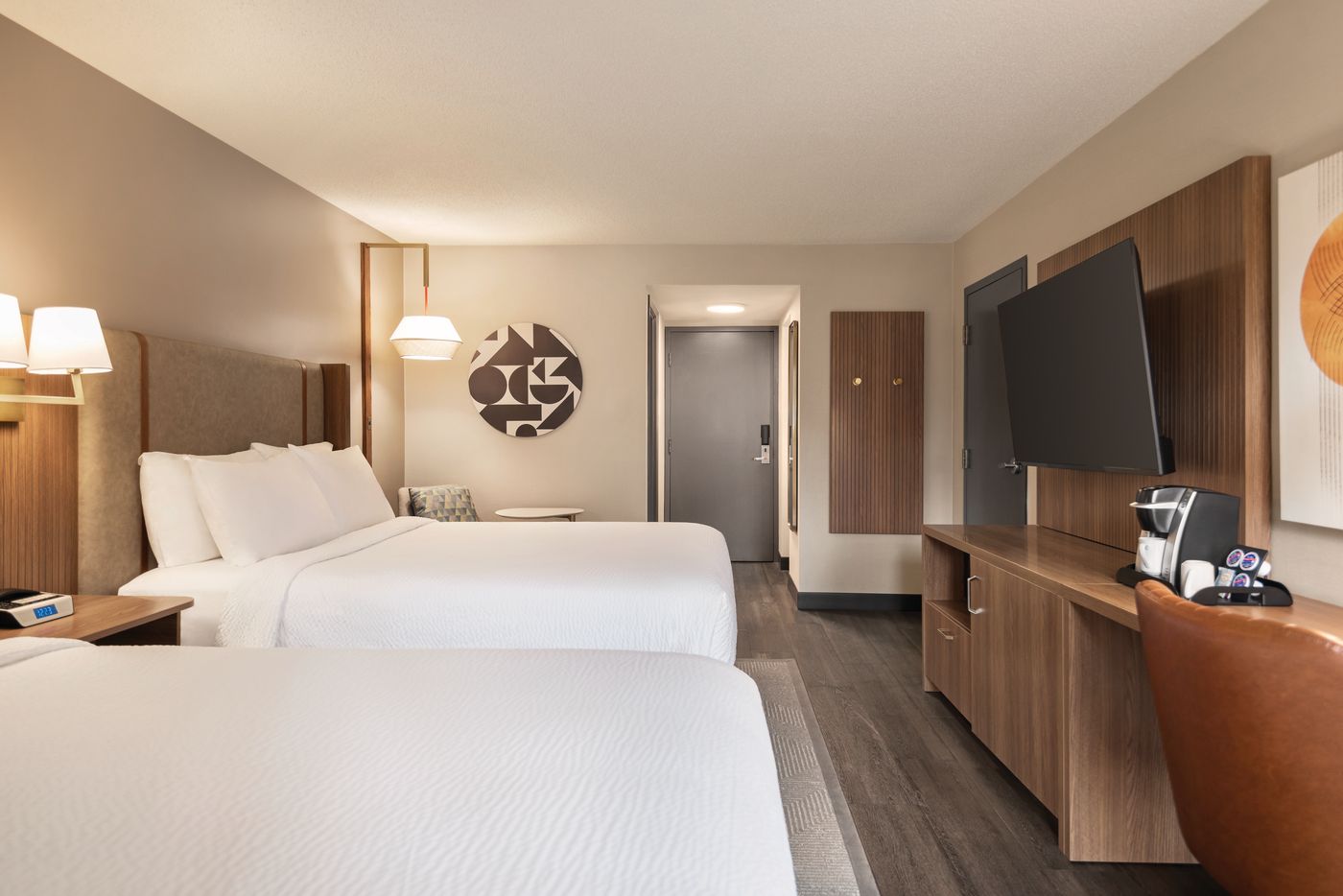 Holiday-Inn-Hotel-and-Suites-Vancouver-Downtown-Room-11