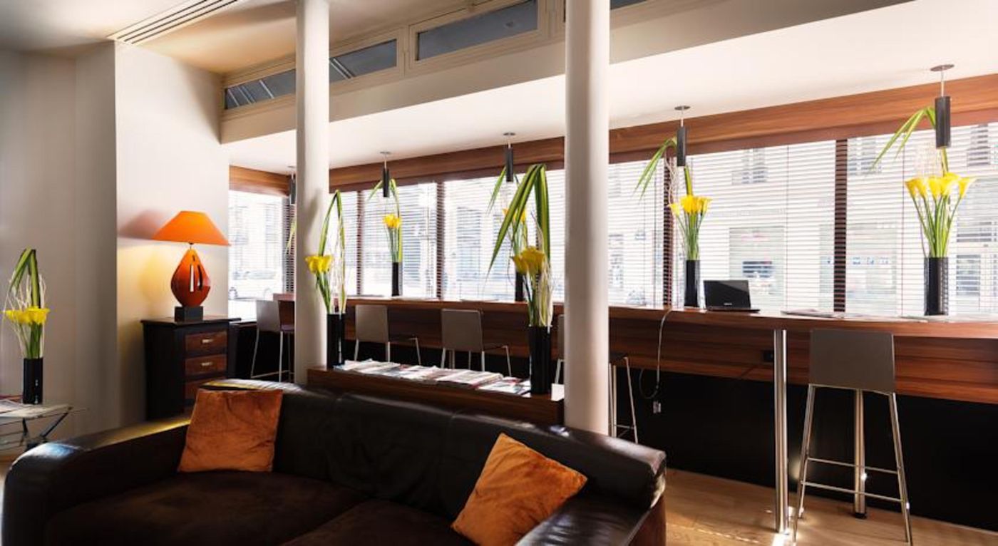 Chateaudun-Opera-Lobby-7