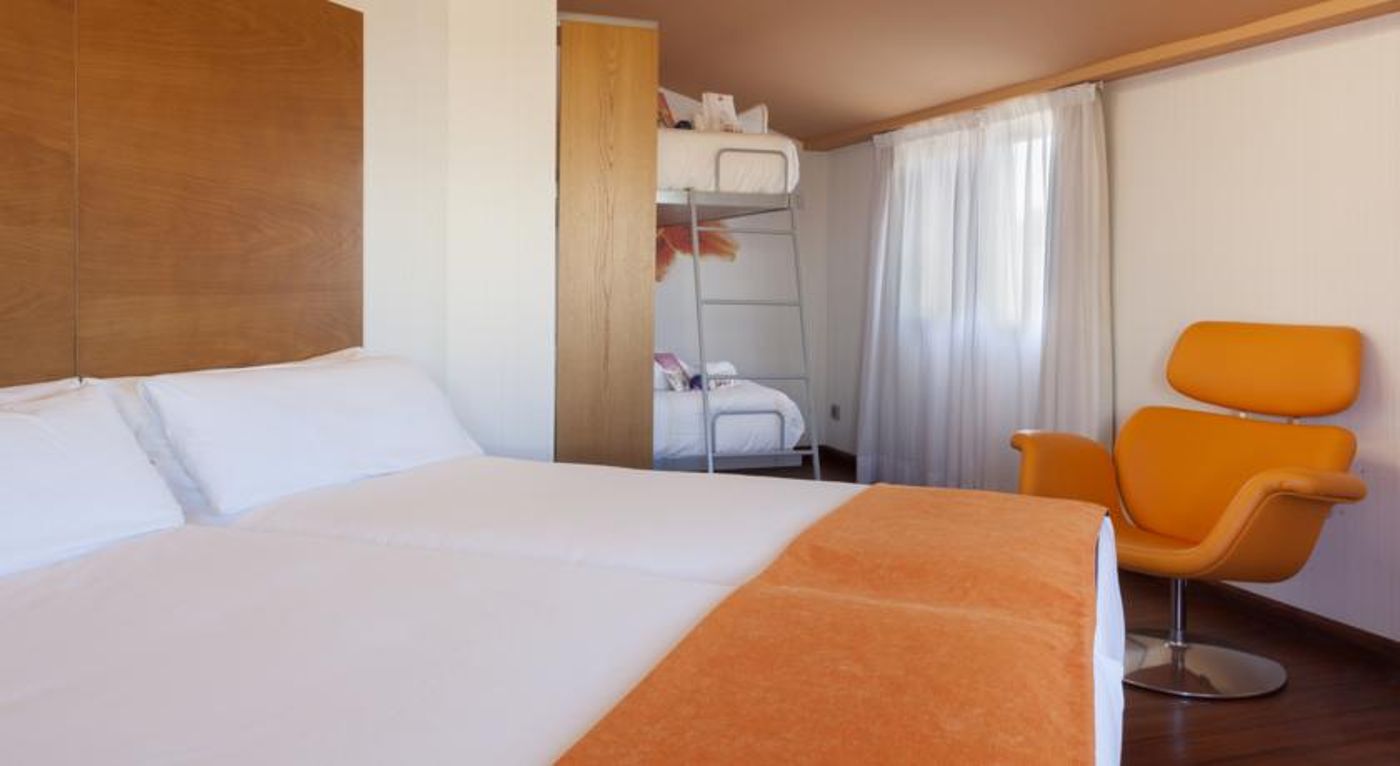 Petite Palace Plaza Hotel