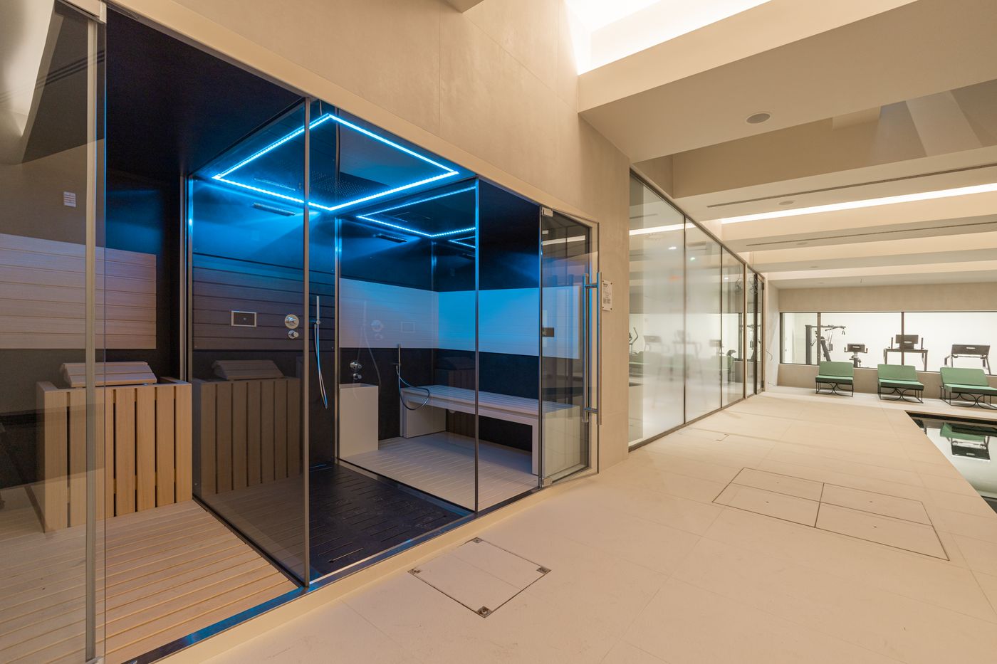 Luster-Hotel-Pool-56