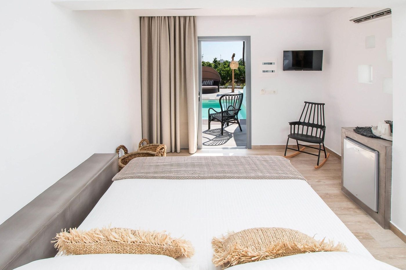Malibu-Boutique-Room-27