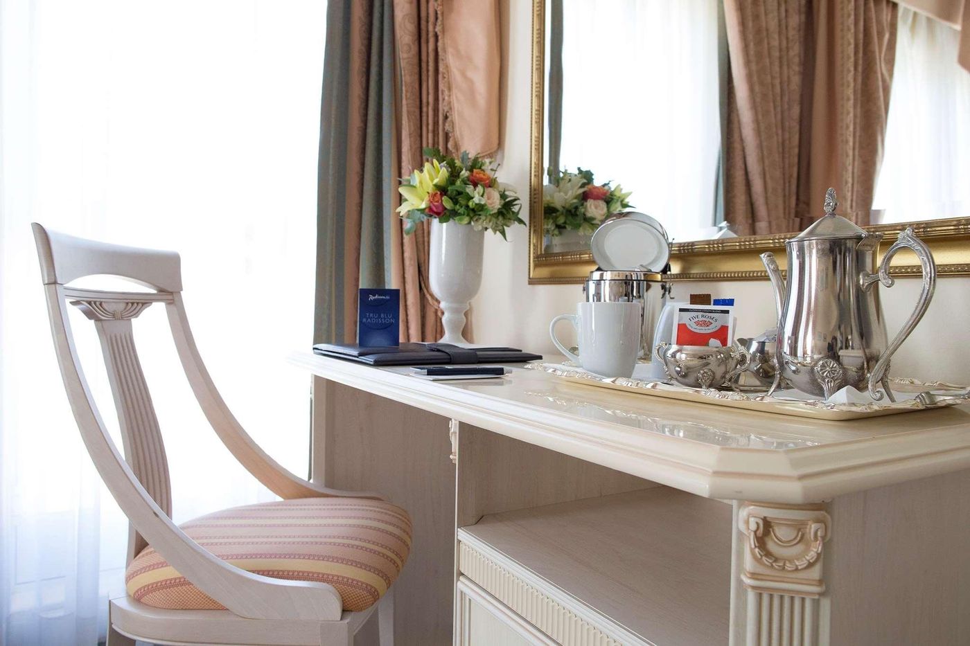 Radisson-Blu-Le-Vendome-Room-12