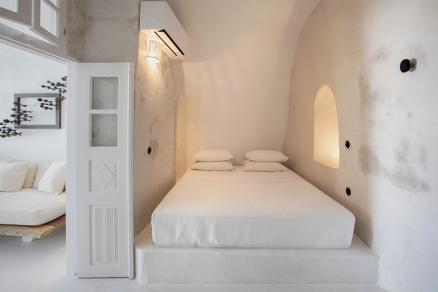 Ducato-Di-Oia-Room-5