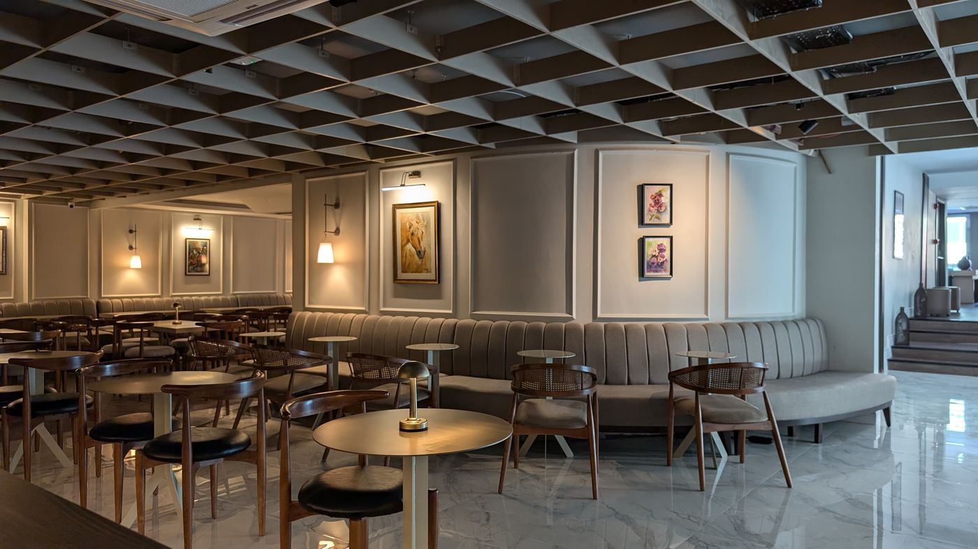 Noble-Pangalti-Lobby-10