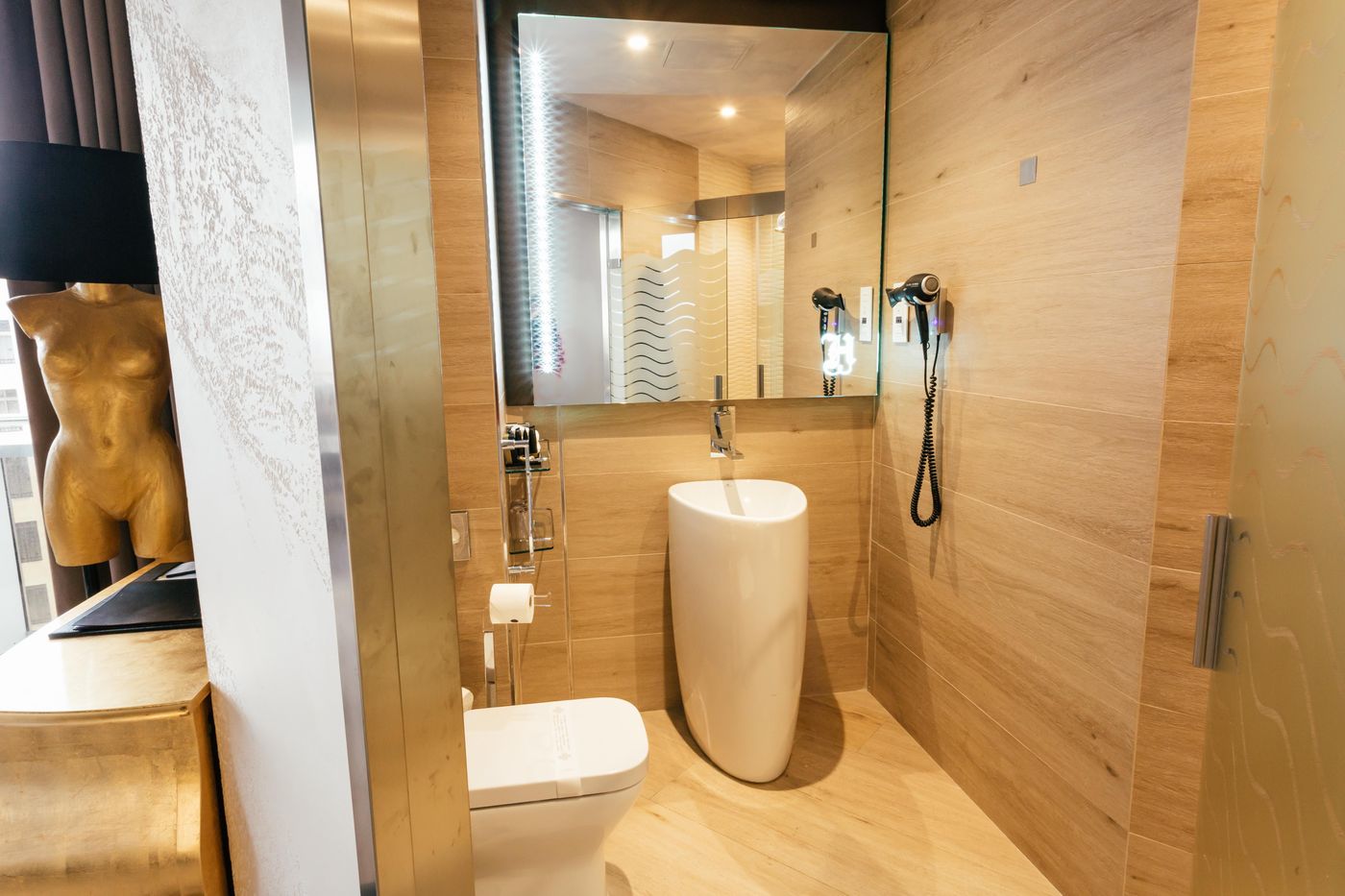 Hugo-s-Boutique-Hotel-Room-24