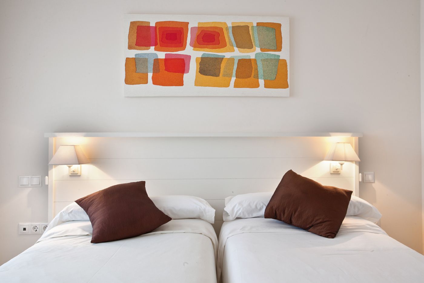 Roda-Golf-and-Beach-Resort-Room-37