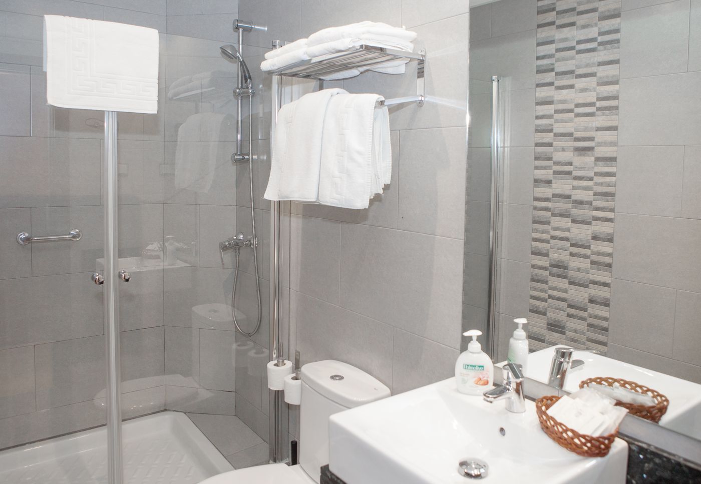 Castilla-Guerrero-Room-27