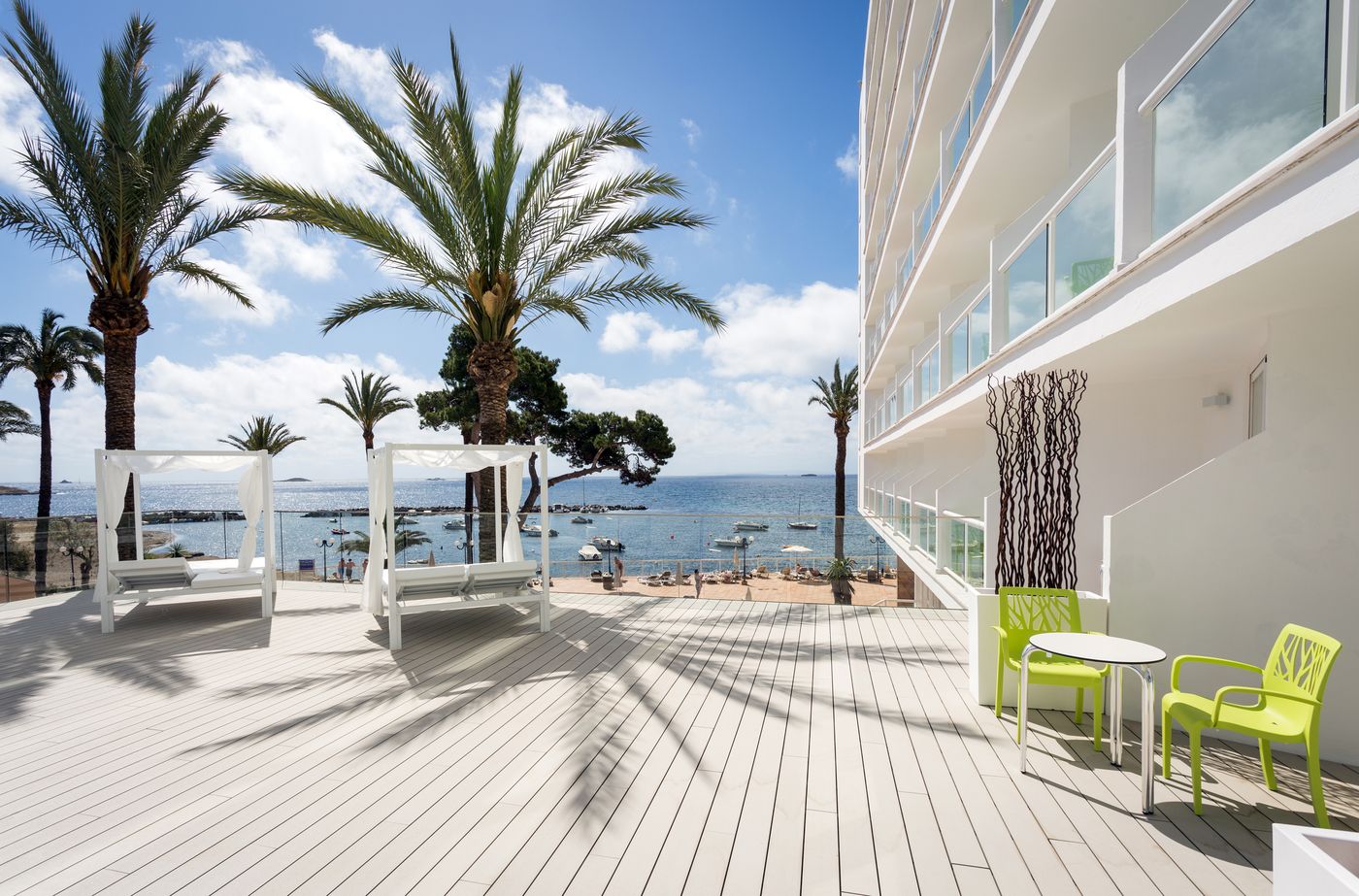 The-Ibiza-Twiins-Room-64