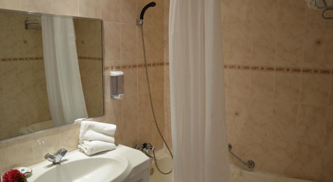 Le-Tivoli-Hotel-Room-26