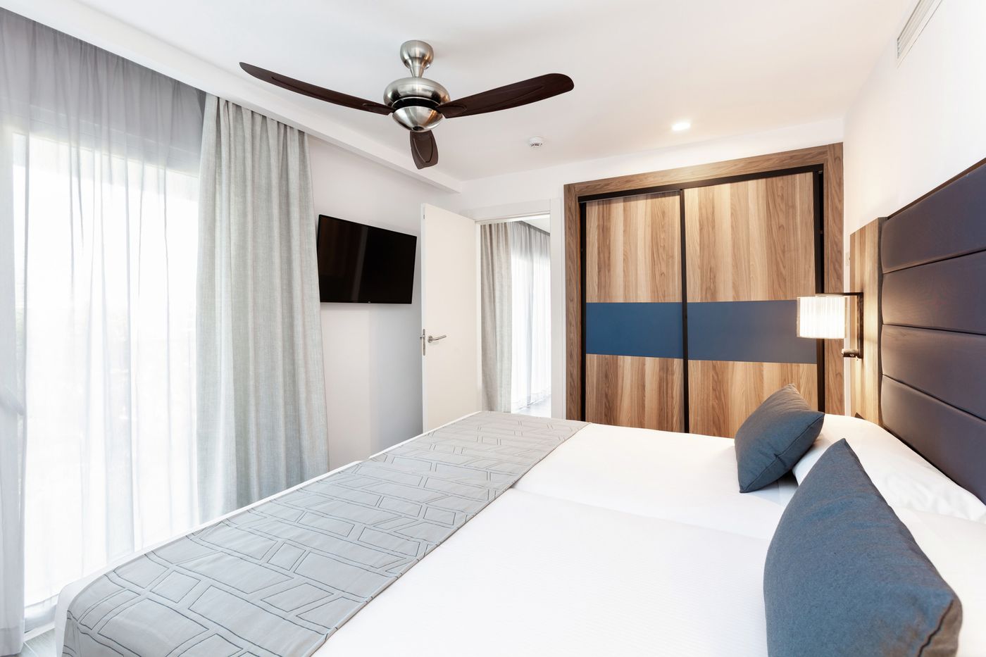 Riu-Palace-Oasis-Room-24