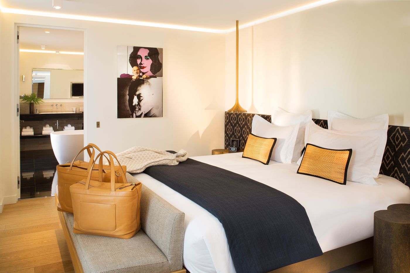 Marignan-Champs-Elysees-Room-19