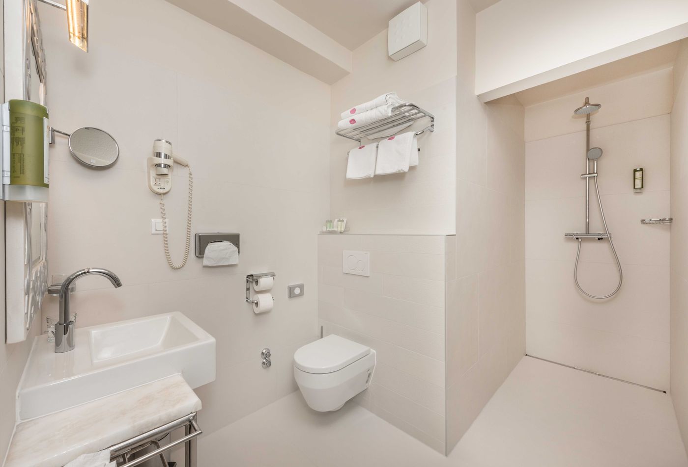 Heritage-Hotel-Bastion-Room-22