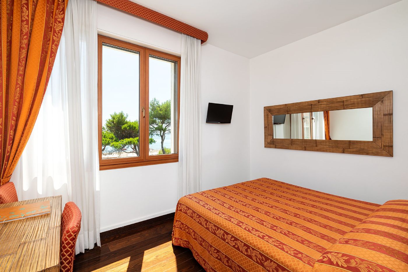Hotel-Rivamare-Room-4