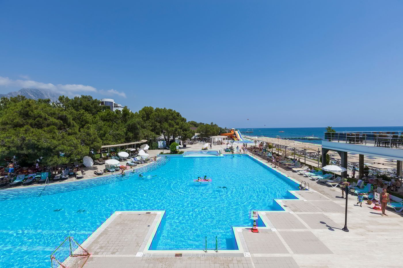 La-Mer-Hotel-Pool-1