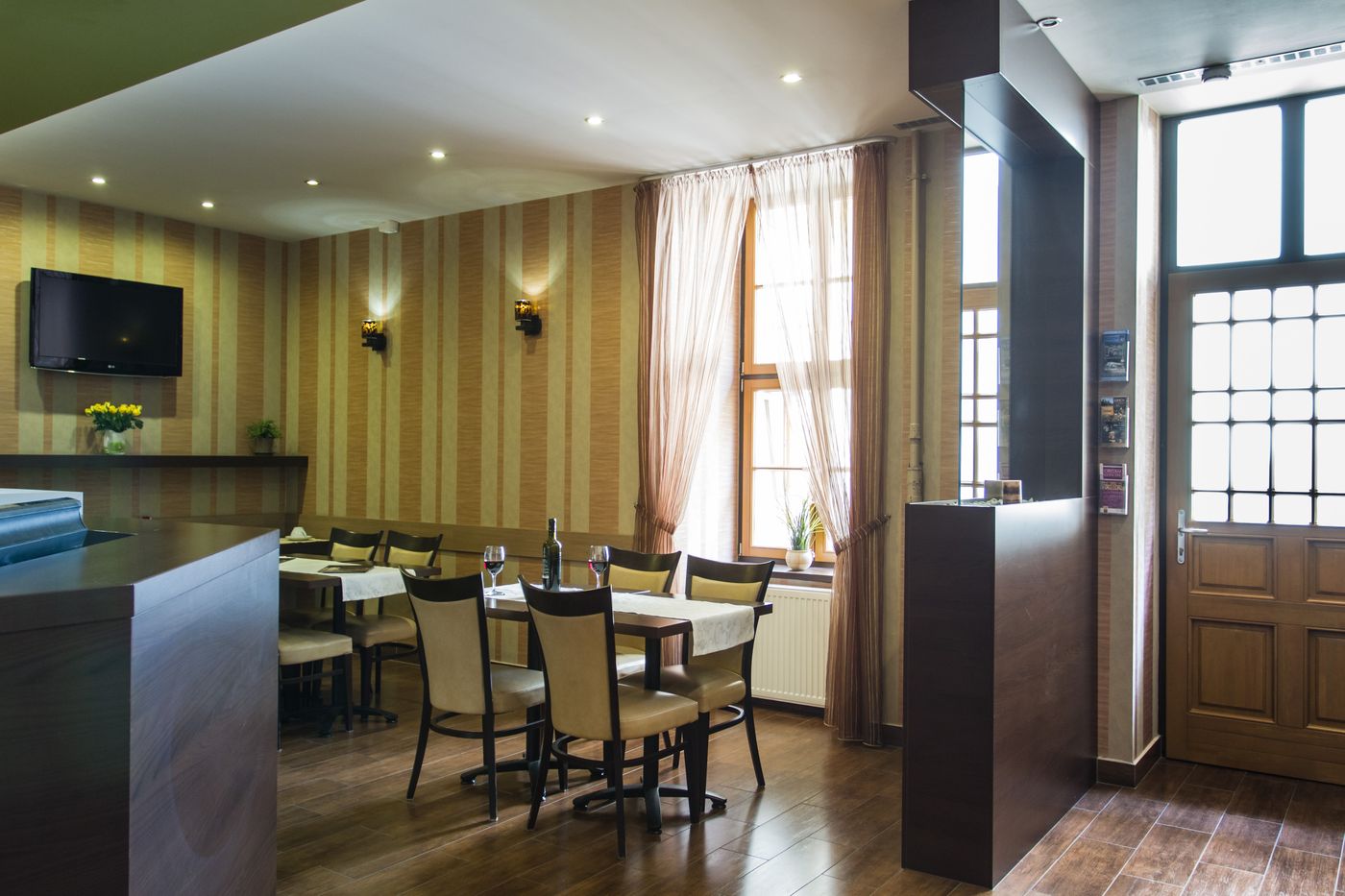 Central-Hotel-21-Lobby-9