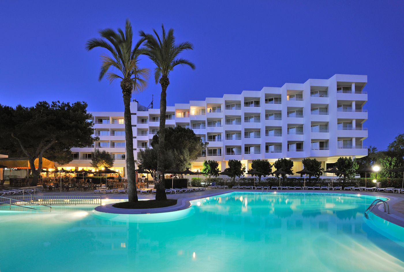 Globales-Mediterrani-Pool-2