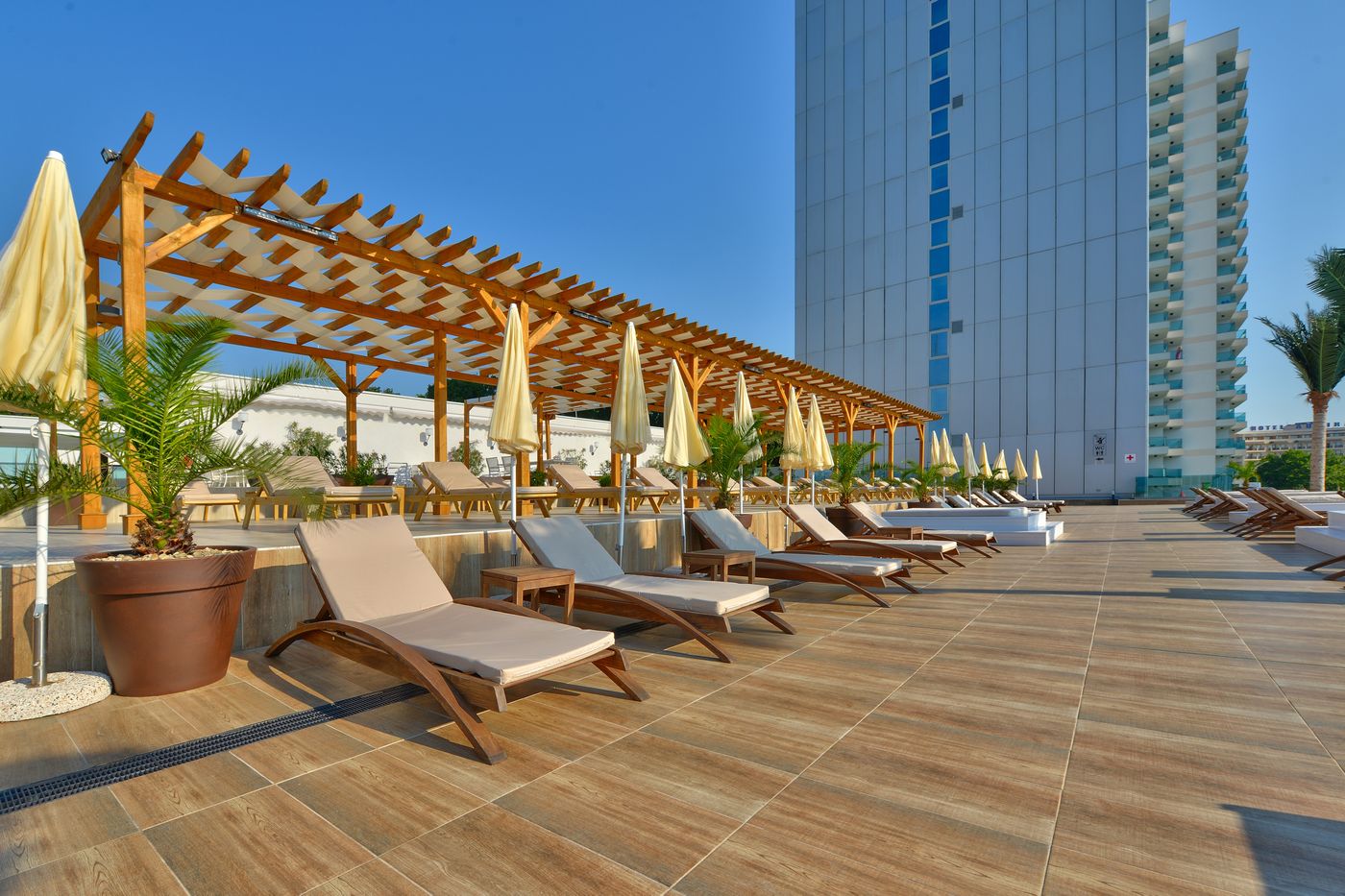 International-Hotel-Casino---Tower-Suites-Terrace-13