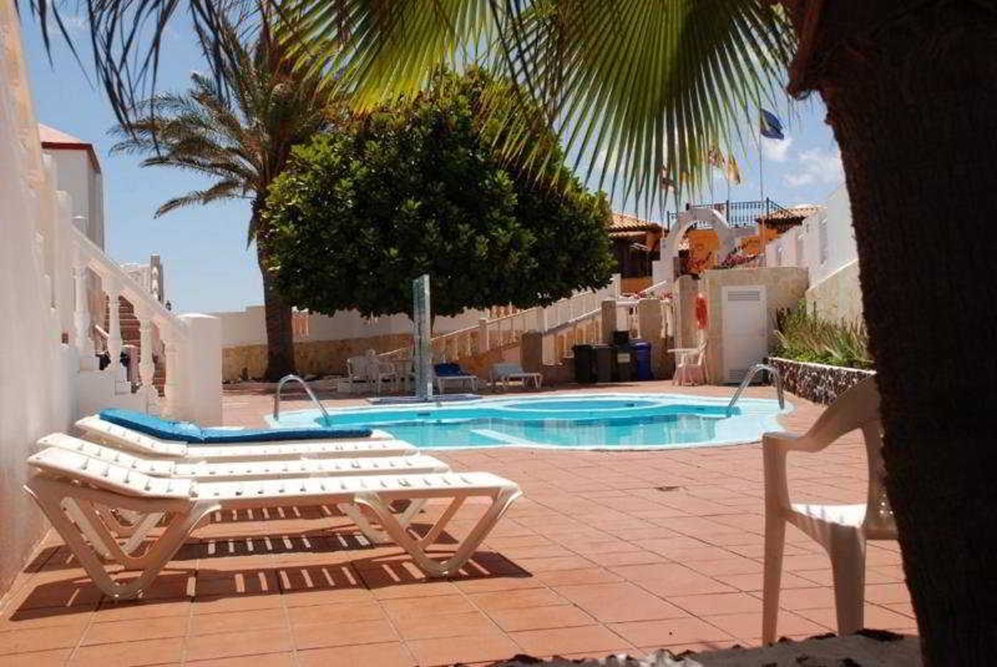 Apartamentos-y-Villas-Galera-Beach-Pool-5