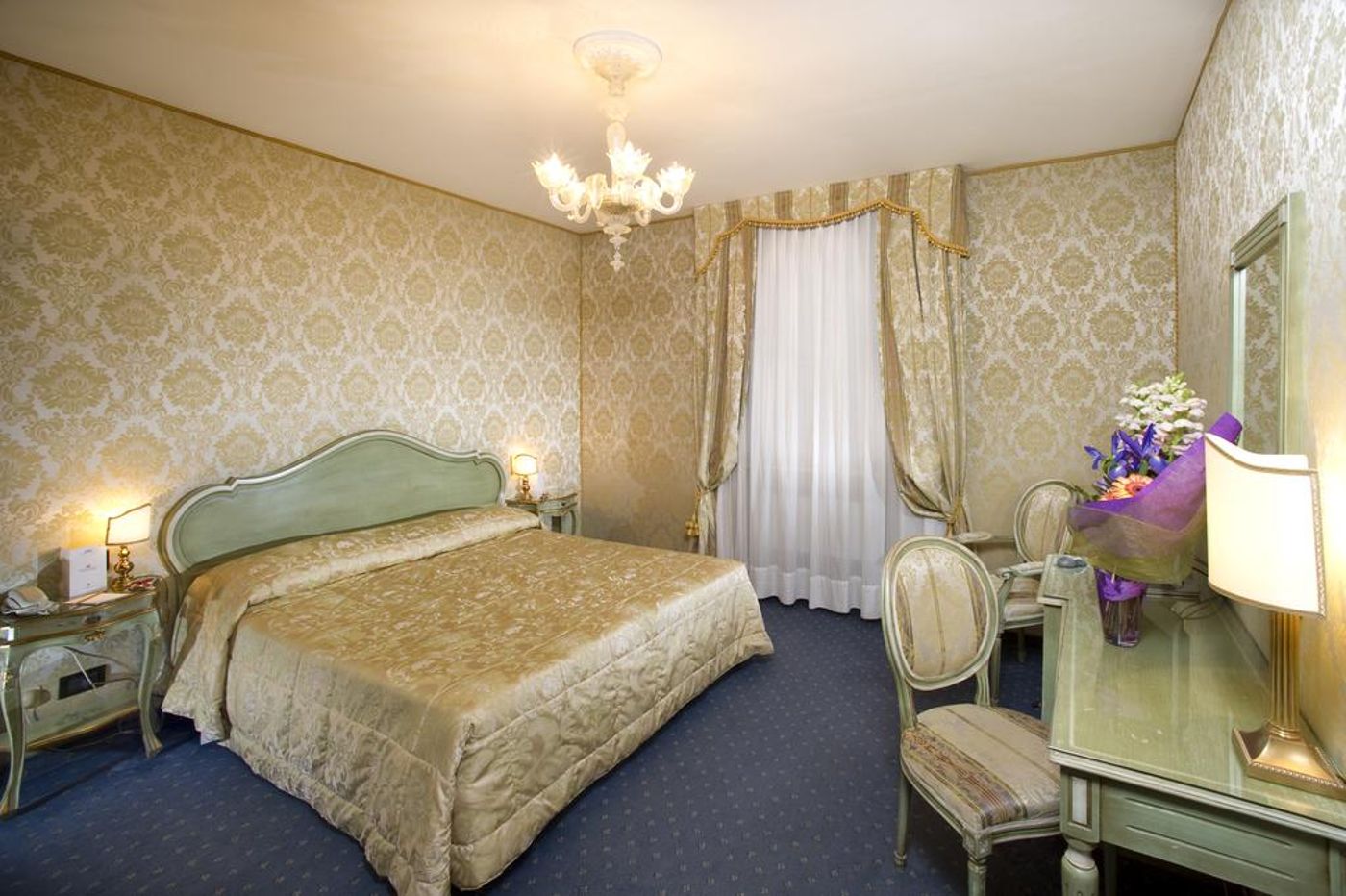 Carlton-on-the-Grand-Canal-Room-18