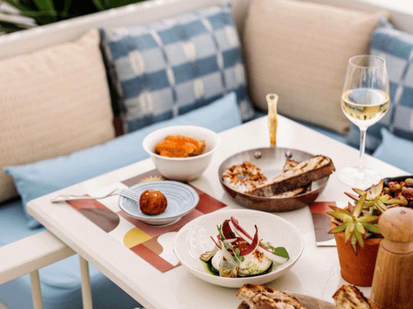 Gran-Htl-Montesol-Ibiza-Curio-Collect-Bar-13