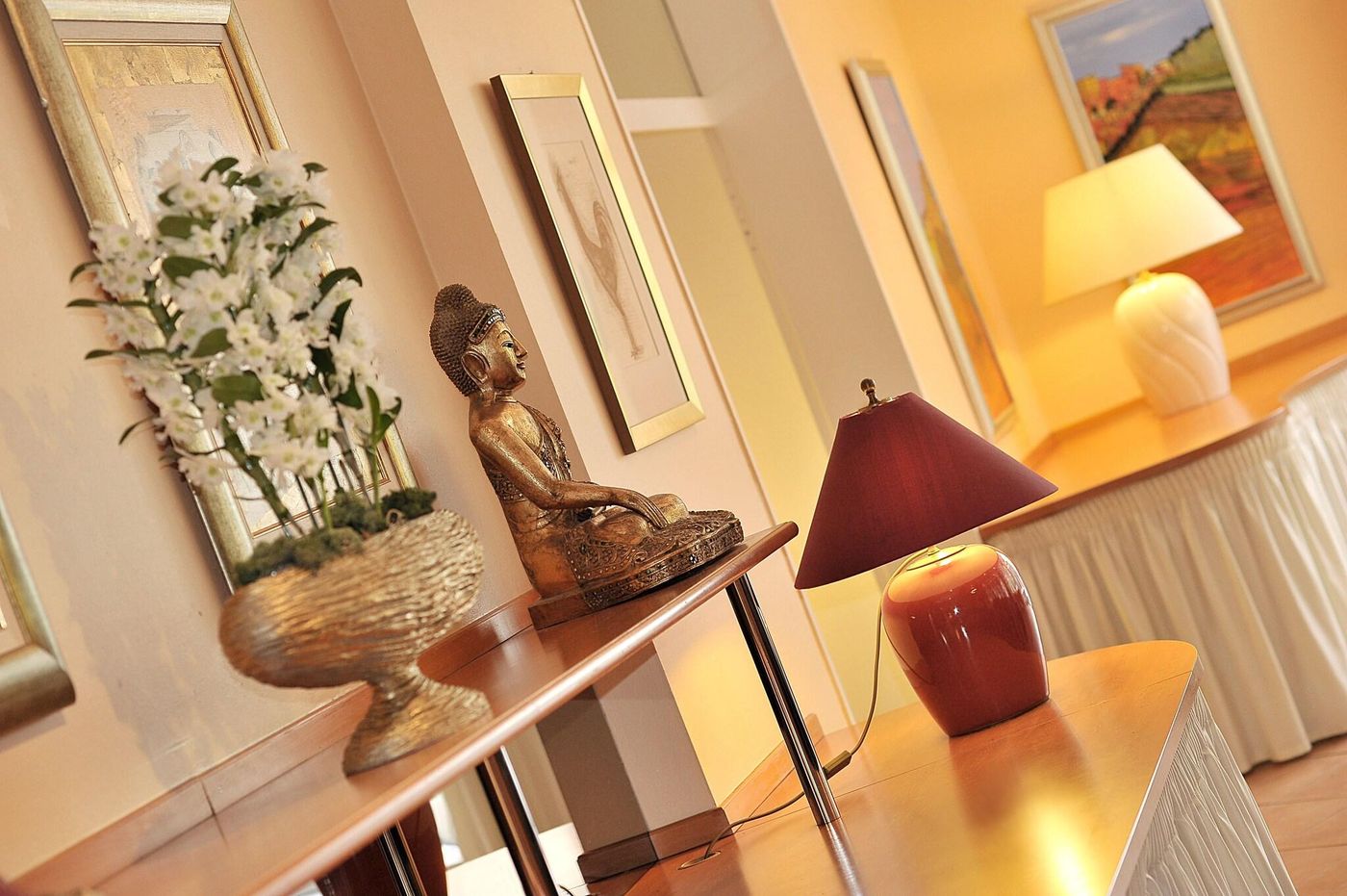 Ludwig-van-Beethoven-Lobby-5