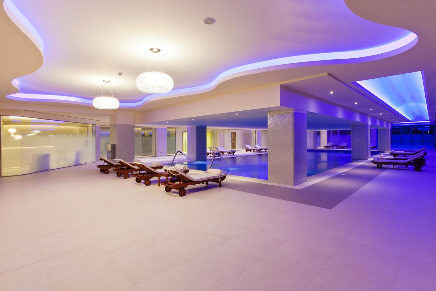 Boutique-5-Hotel-Pool-64