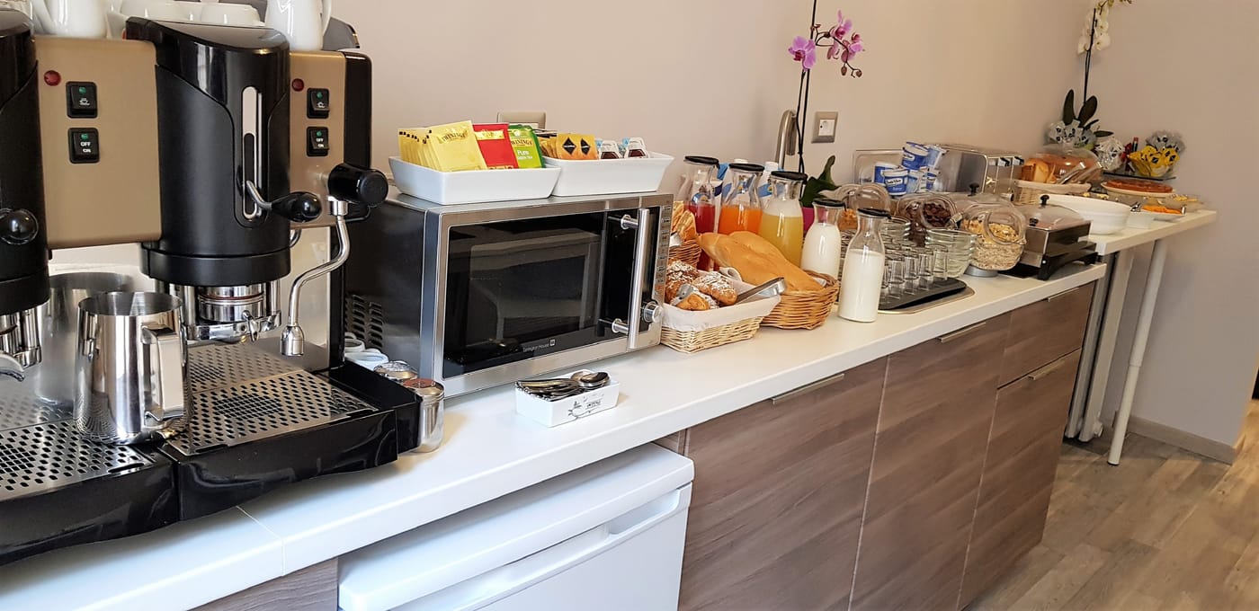 Prima-Guesthouse-Collection-Bar-7