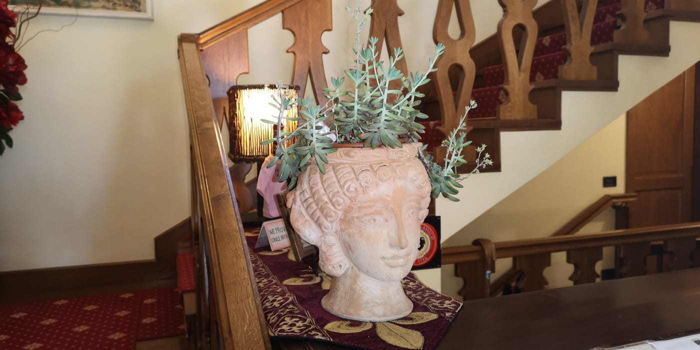 Villa-Sant-Uberto-Country-Inn-Lobby-7