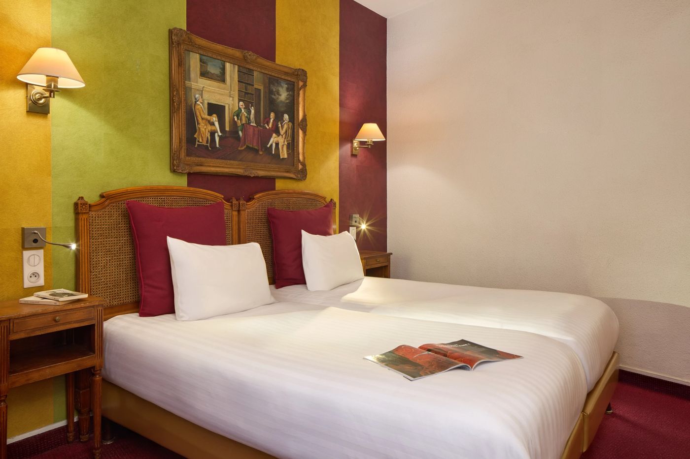 Best-Western-Tour-Eiffel-Invalides-Room-16