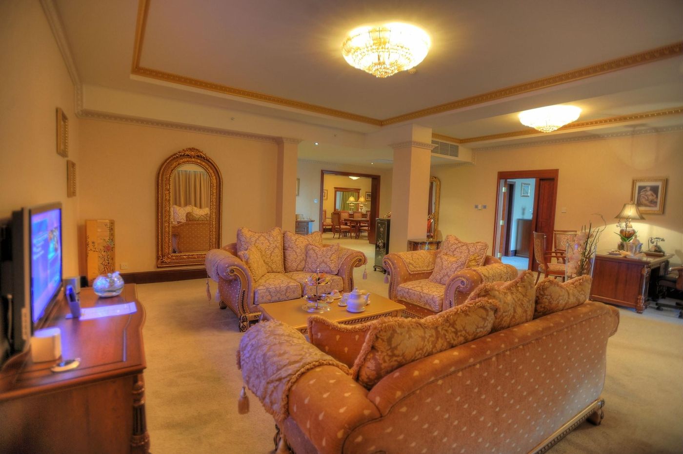 Excelsior-Grand-Hotel-Room-47